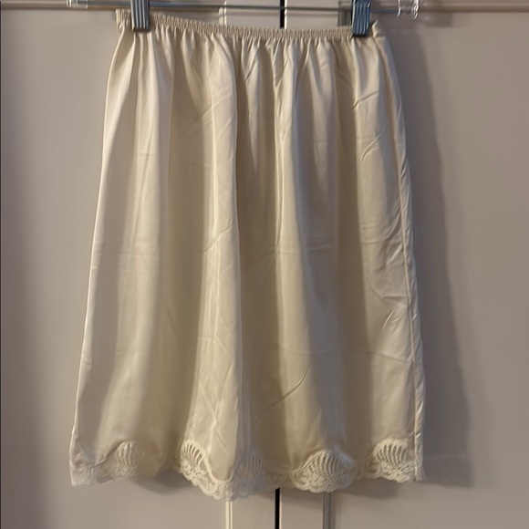 Vintage nylon pale peach pajama set, black slip and cream slip size S - Picture 4 of 13